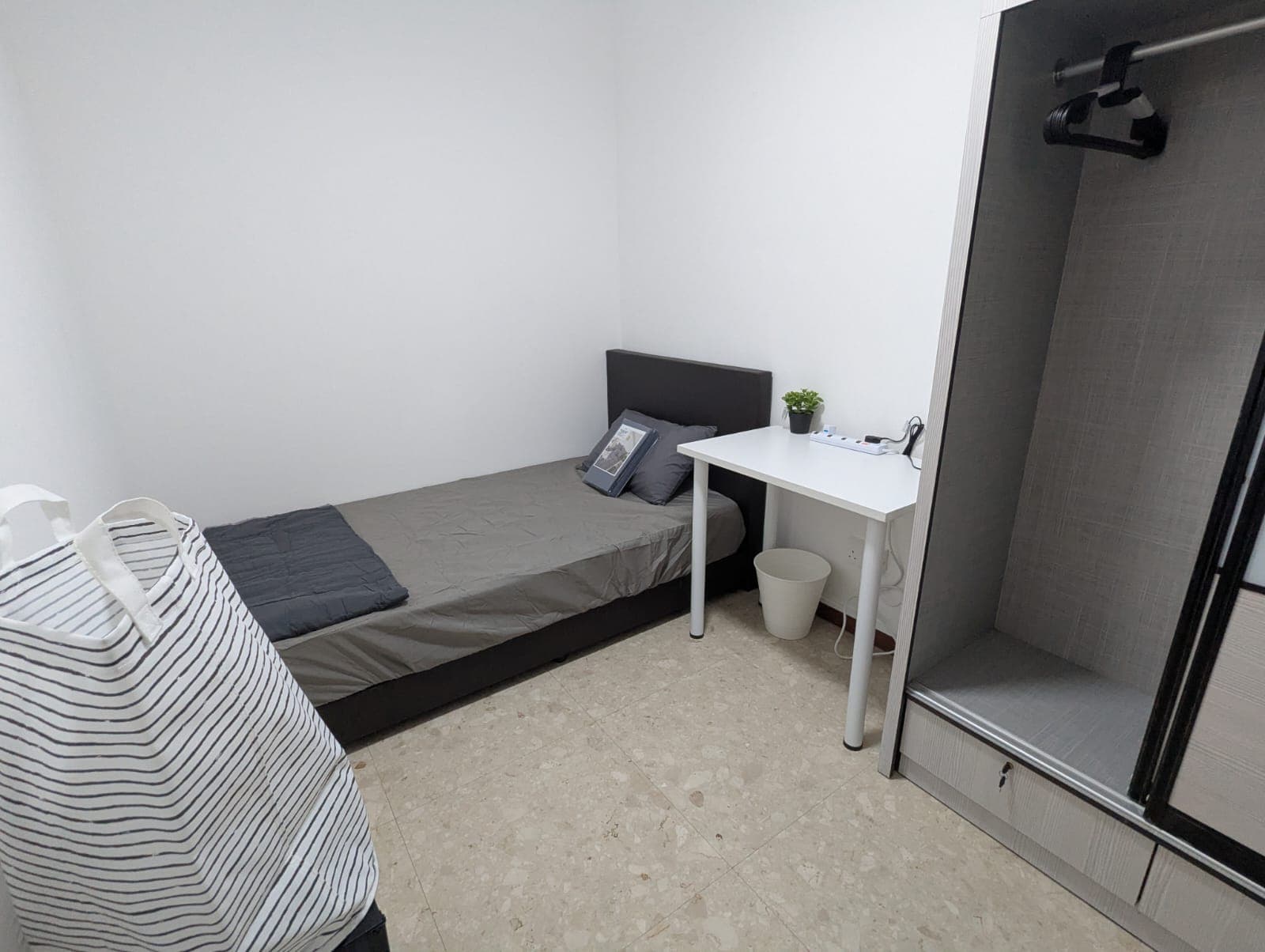 Econ Room 3 (Floravale - Econ)